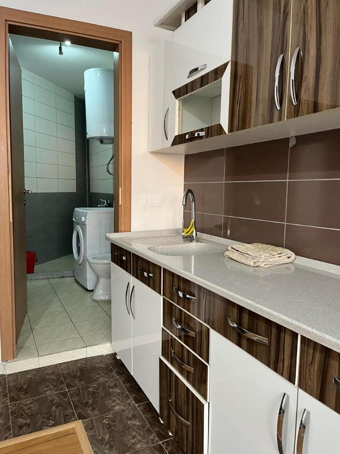 Centrum Apartments Приштина Екстер'єр фото